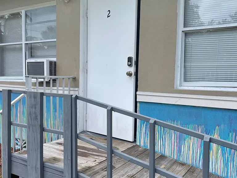 731 SW 4th Ct #2 — Photo 1