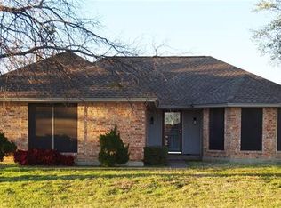 134 Clover Ln, Decatur, TX 76234