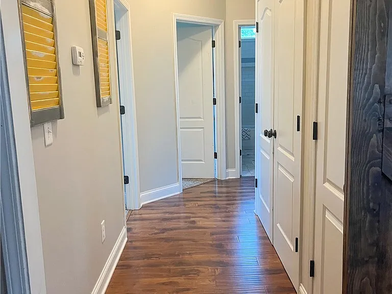 233 Fairfax Dr — Photo 14