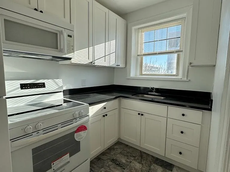 Capitol Building Apartments — Photo 3