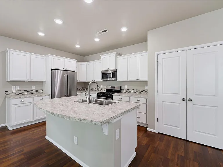 3919 Jett Ln NE — Photo 9