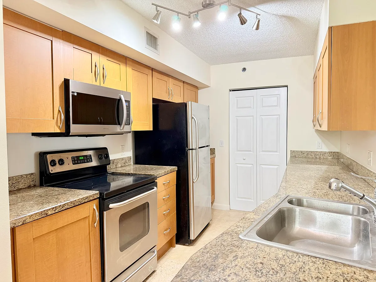 Building Photo - 3153 Clint Moore Rd #108