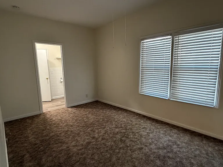 1954 Eucalyptus Ave — Photo 6