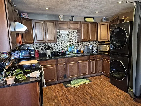 33-33A Jackson St #203