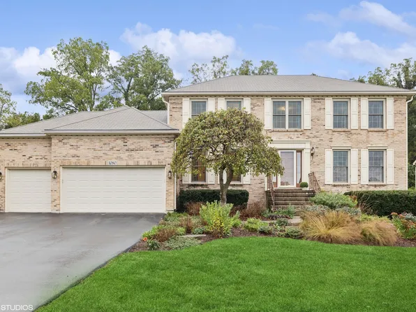 1080 Ridgewood Dr, West Chicago, IL 60185