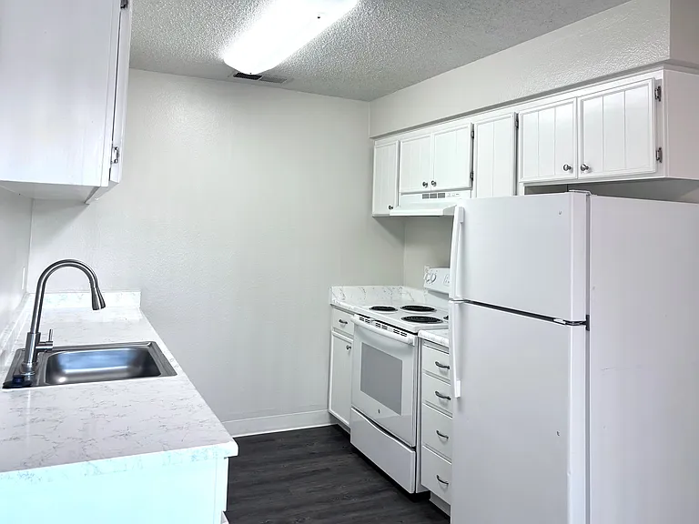 Oakwood Apartments — Photo 45