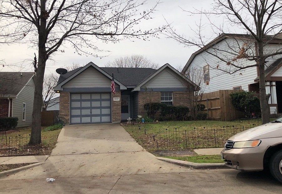 1st image of 3037 Saint Nicholas Dr