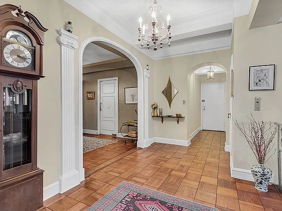 3rd image of 25 Central Park W APT 5N