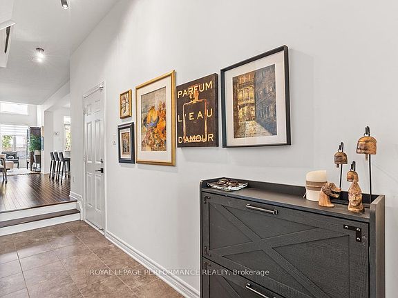 4th image of 216 Badgeley Ave