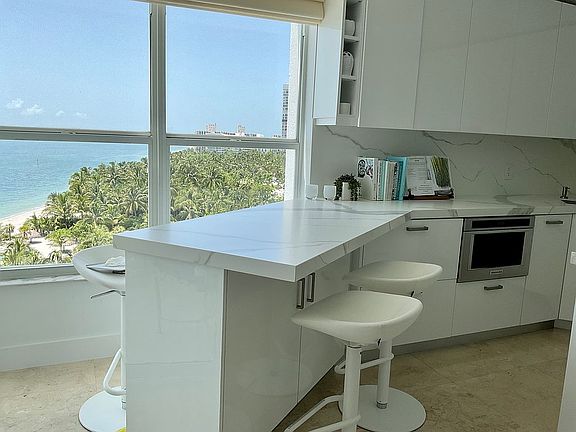 4th image of 613 Ocean Dr APT 10C