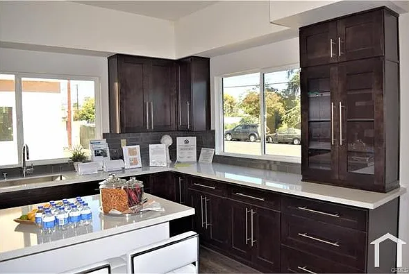9237 Wakefield Ave — Photo 7