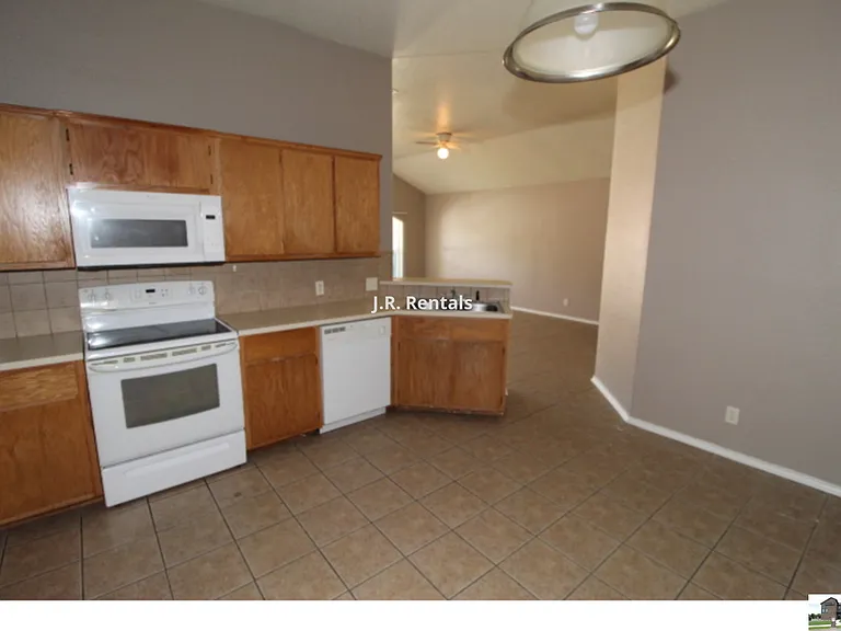 304 Jeff Gordon Dr #A — Photo 7