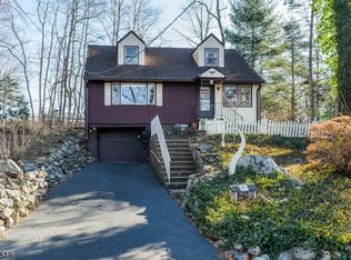 41 Lakeside Trl, Kinnelon, NJ