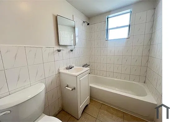 2 bed, 600 sqft, $1,600 — Photo 3