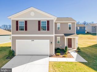 299 Aylesbury Ln, Martinsburg, WV 25403