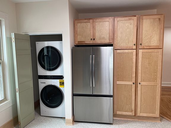 5th image of 293 W Main St #B