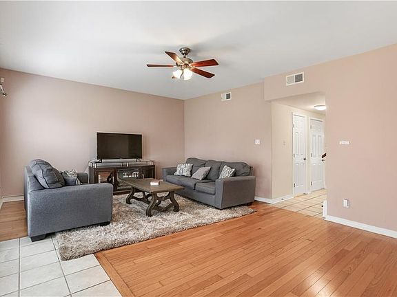 2nd image of 8221 Edinburgh St