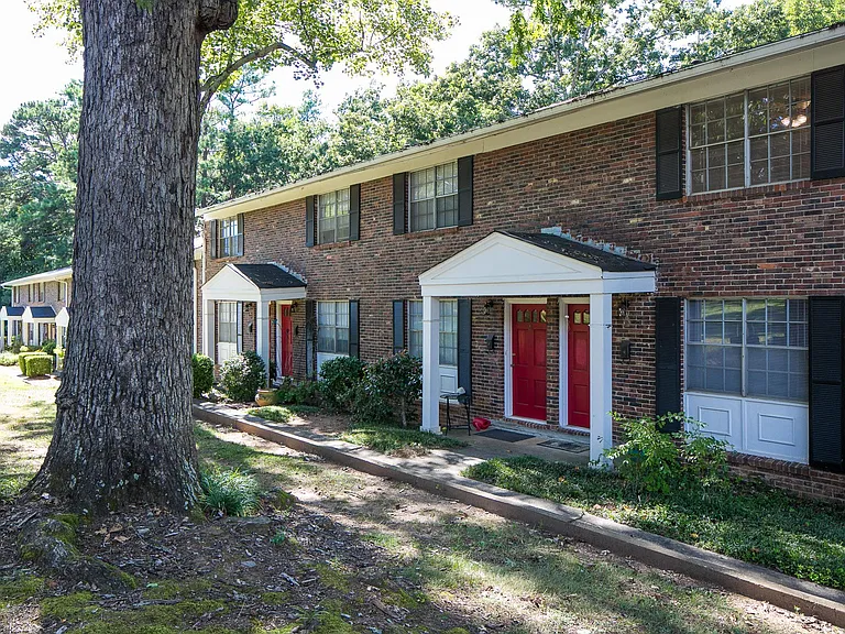 2 Bedroom Townhouse Private Entrance