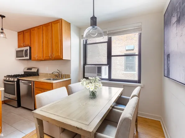221 East 78th Street 6A image 3 of 7