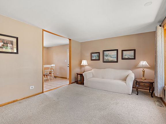 4th image of 12813 W Playfield Dr