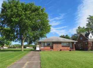 7295-7297 Pearl Rd, Cleveland, OH 44130