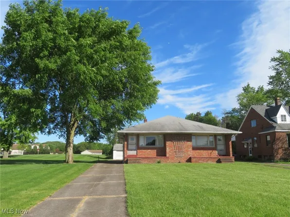 7295-7297 Pearl Rd, Cleveland, OH 44130