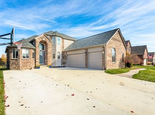 20779 Cheddleton Dr, Macomb, MI 48044