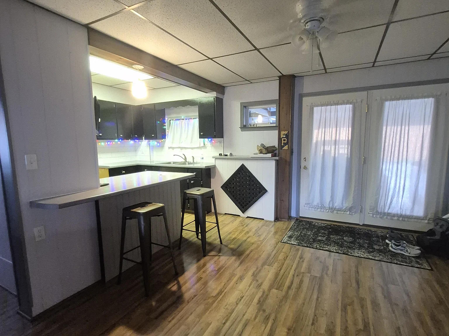 2 bed, 2500 sqft, $725 — Photo 3