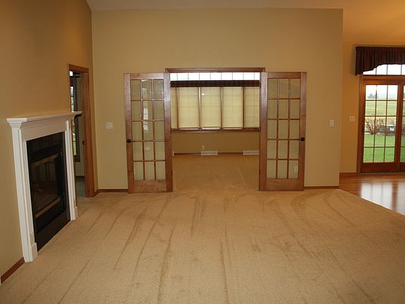 2-Living Room_04302014