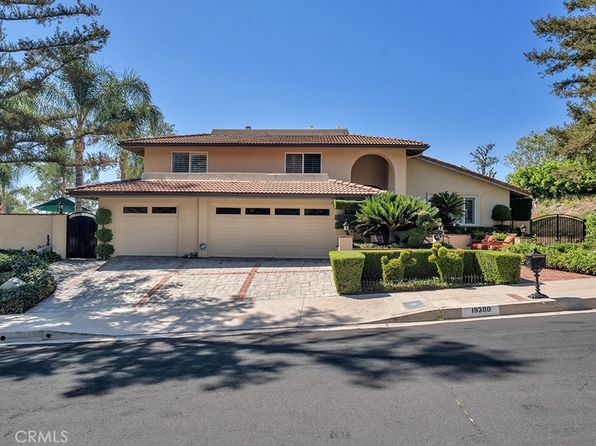 19300 Singing Hills Dr, Porter Ranch — photo 1