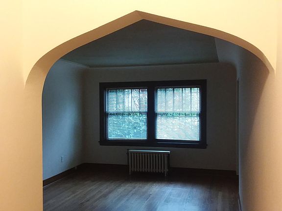 2nd image of 900 Queen Anne Ave N APT 107