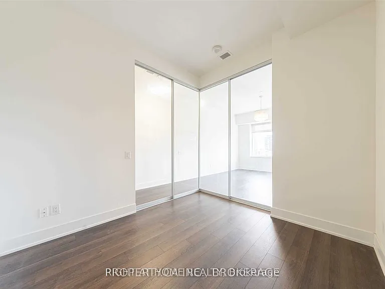 111 Saint Clair Ave W #1023 — Photo 5