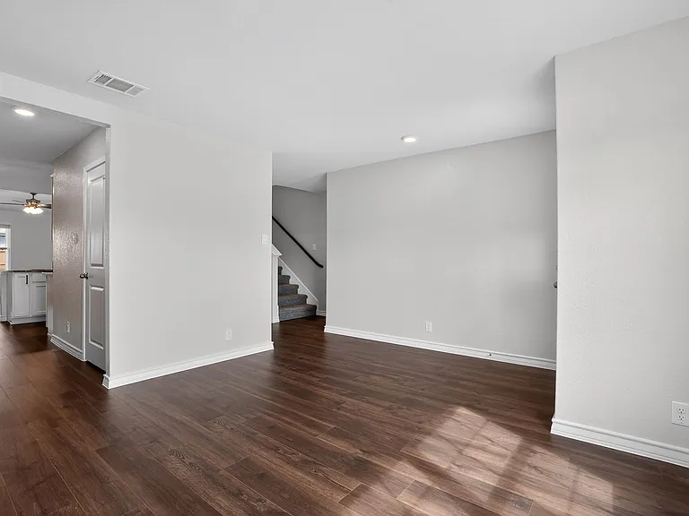 611 Overlook Rdg — Photo 5