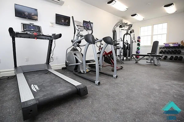 Rented by EXR | media 63