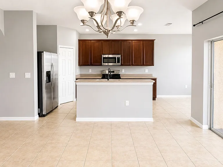 3696 Parkridge Cir #26-105 — Photo 6
