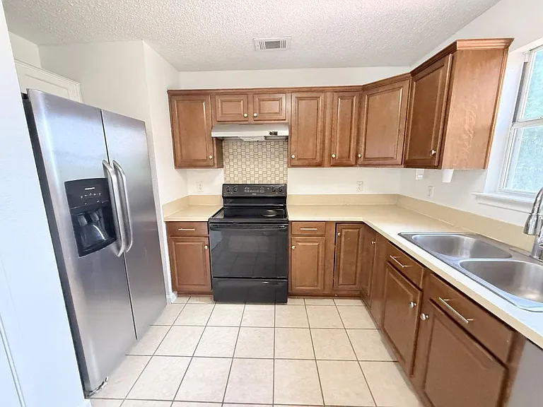 2302 Tracey Ann Ln — Photo 13