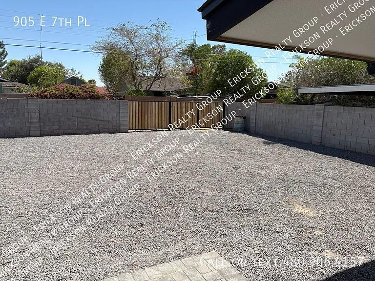 905 E 7th Pl — Photo 13