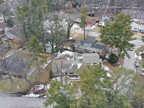 5th image of 406 Spruce Dr
