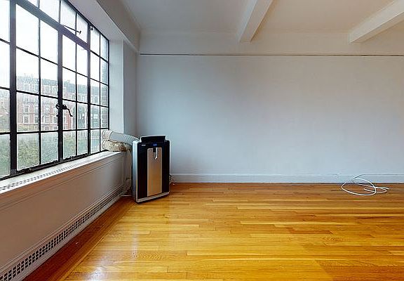 2nd image of 1 Christopher St APT 5H