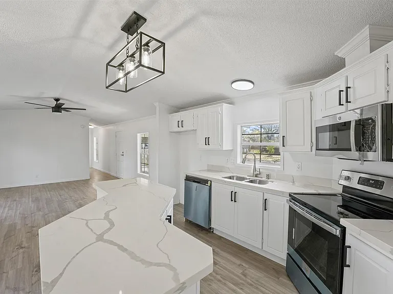 23239 Lakeside Dr — Photo 8