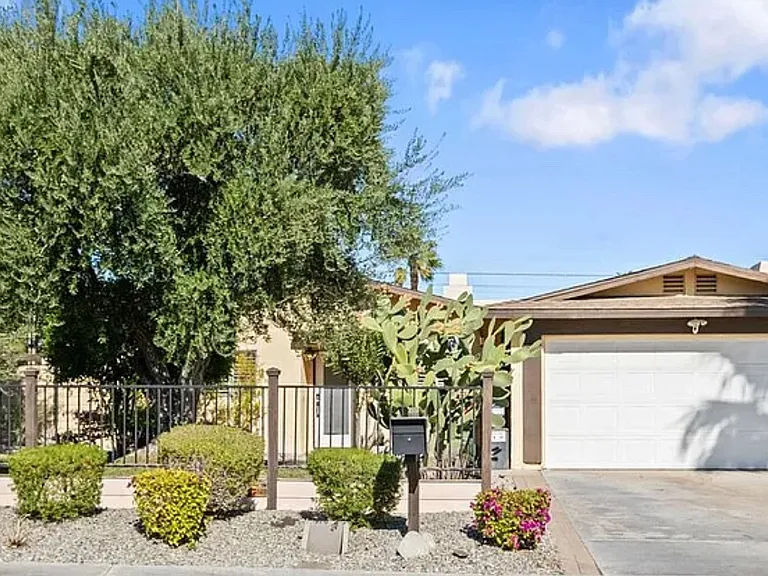 2140 E Hildy Ln — Photo 3