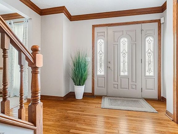 2nd image of 5909 Royal Hill Cir NE