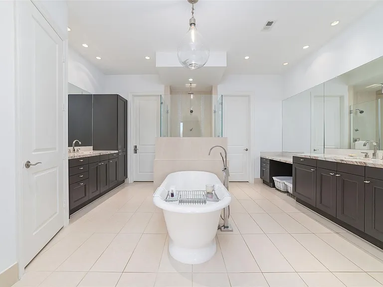 2221 Welch St #201 — Photo 36