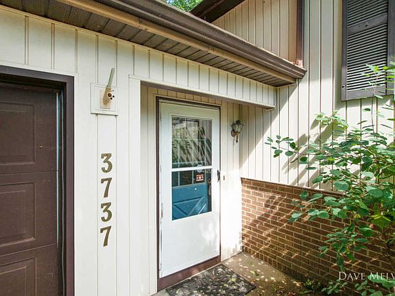 2nd image of 3737 Benjamin Ave NE
