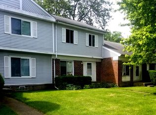 138 Jamestown Ln #2, Bolingbrook, IL 60440