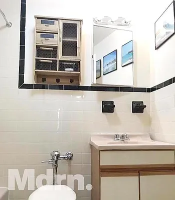 Rented by Mdrn Residential | media 9