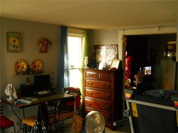 4th image of 20 Geneva St