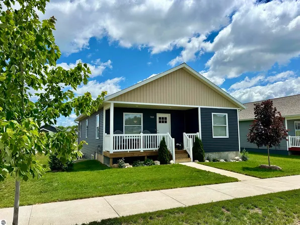 900 Sienna St, Traverse City, MI 49696