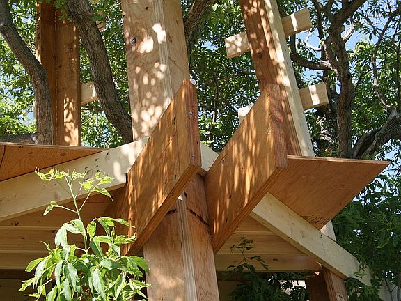 Heavy duty treehouse
