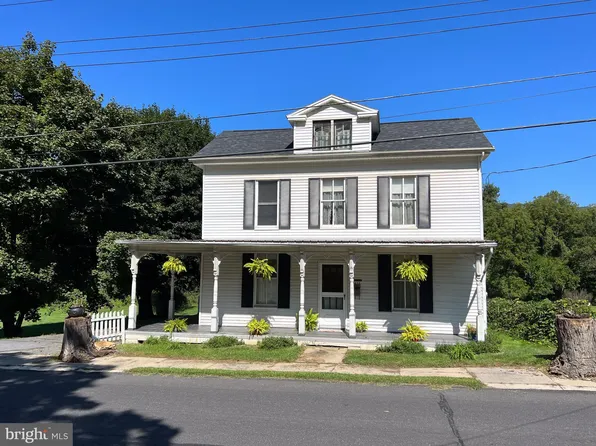 611 E Freedom Ave, Burnham, PA 17009